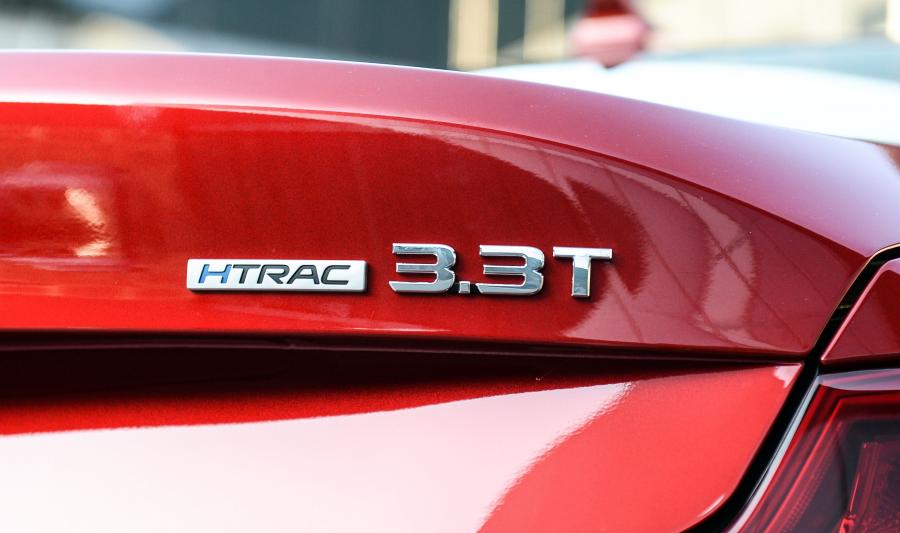Логотип Genesis G70 3.3T 2017 года  (KR) (фото 60 из 86)